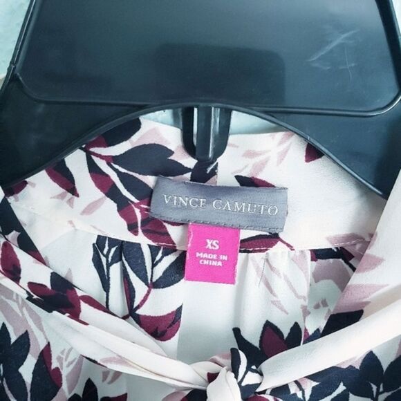 Vince Camuto - Picture 4 of 6